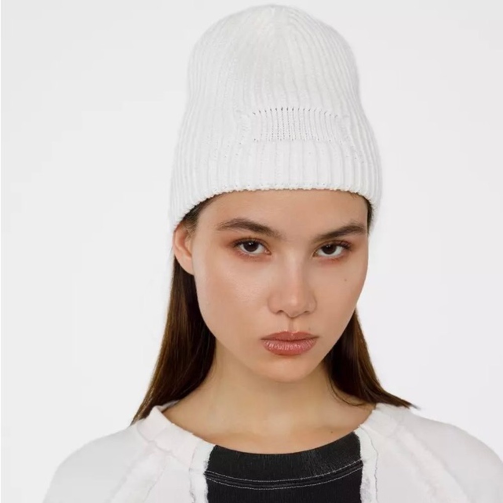 BNWT MASION MARGIELA WINTER WHITE COTTON CAP UNISEX